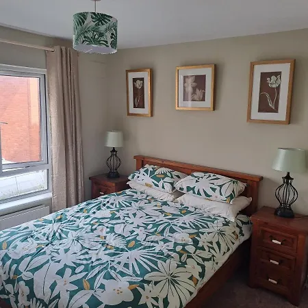 3 Riverwalk, Town Holiday home